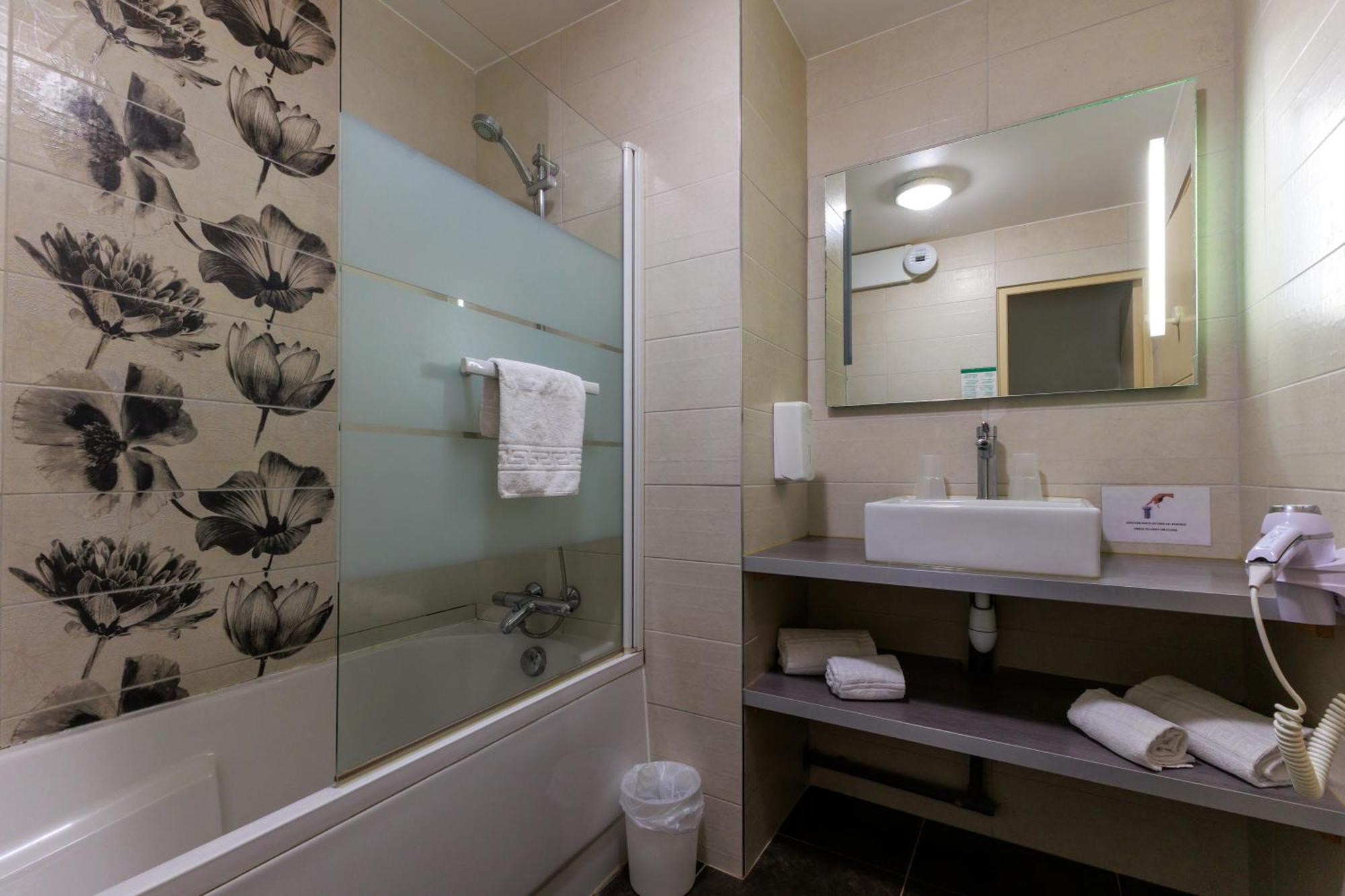 Logis Hotel Le Rochelois Ла-Рошель Экстерьер фото