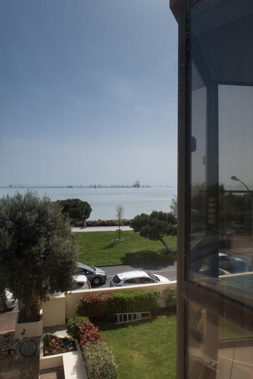 Logis Hotel Le Rochelois Ла-Рошель Экстерьер фото